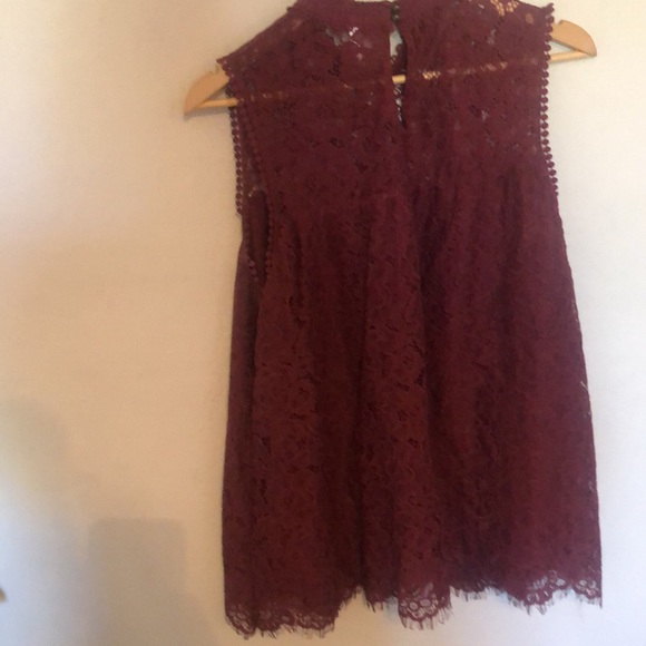 Burgundy, extra-large lace, beautifully detailed - Picture 4 of 5